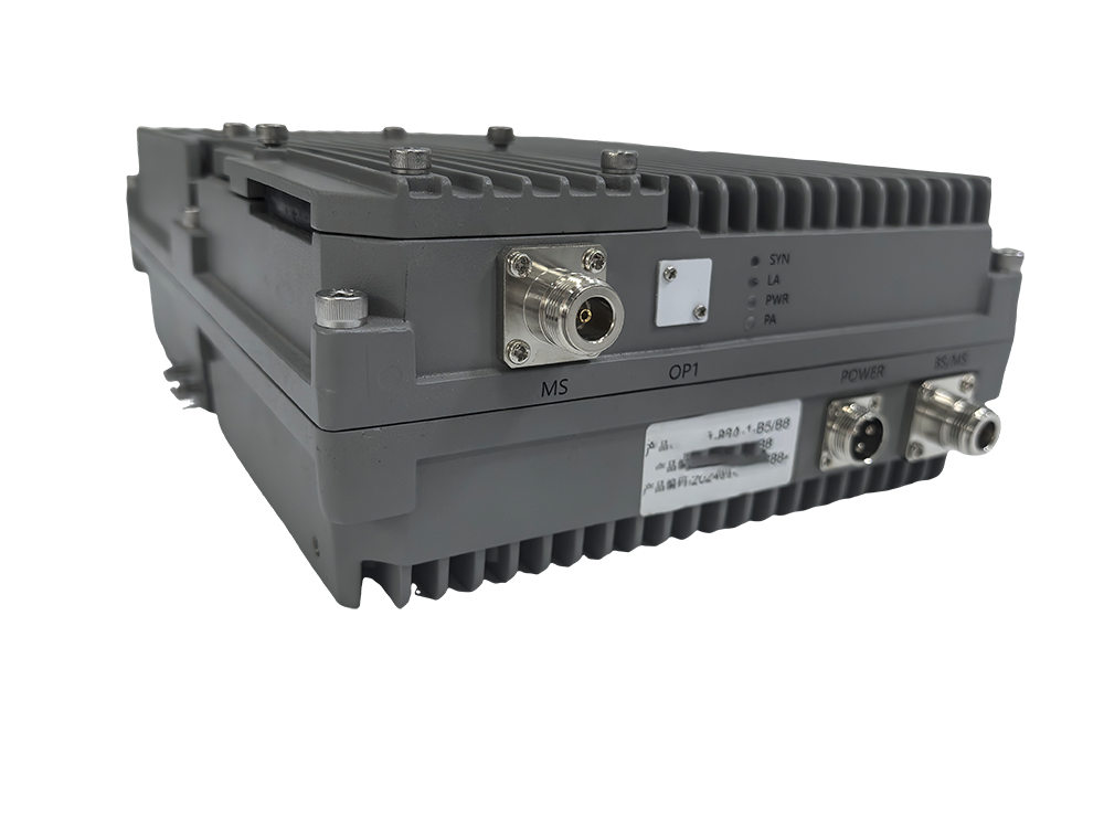  新市三频手机信号接收器2000㎡