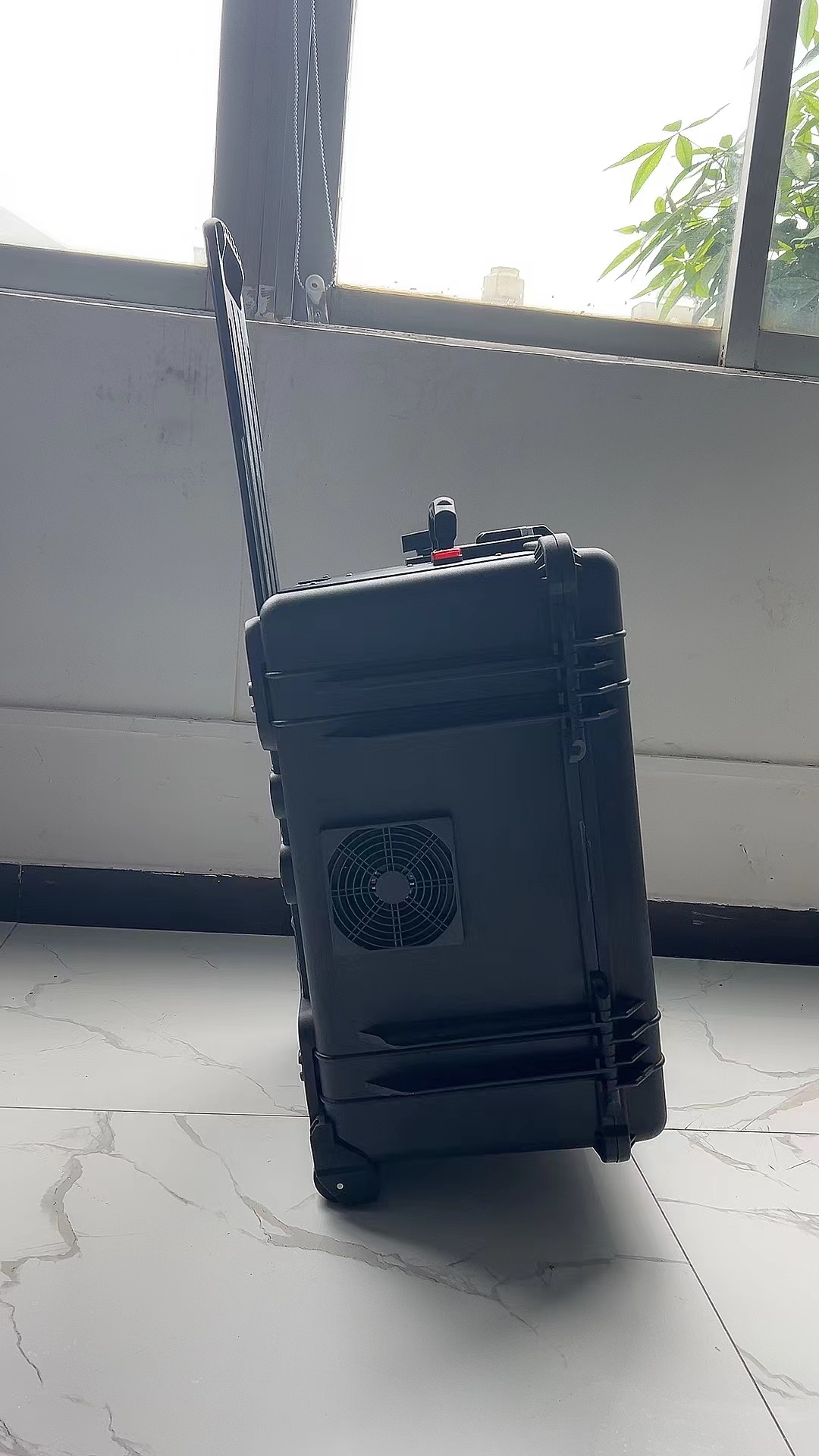 新市手拉箱型移动通信干扰器